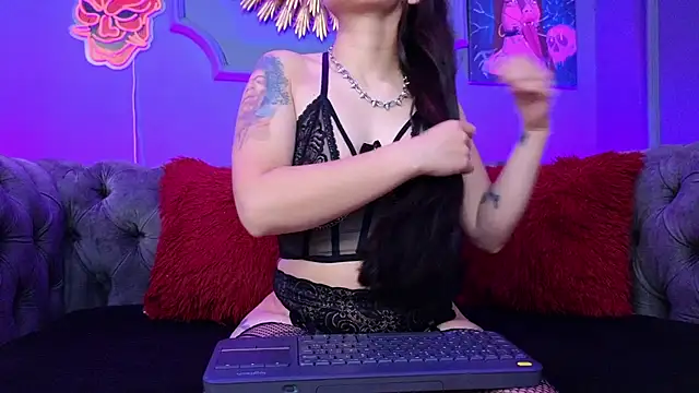 Julieta Russell online show from 02-07-25, 03:19