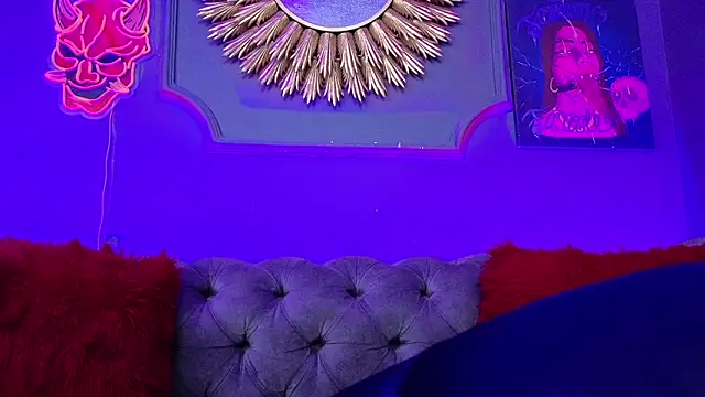 Julieta Russell online show from 03-11-25, 03:45