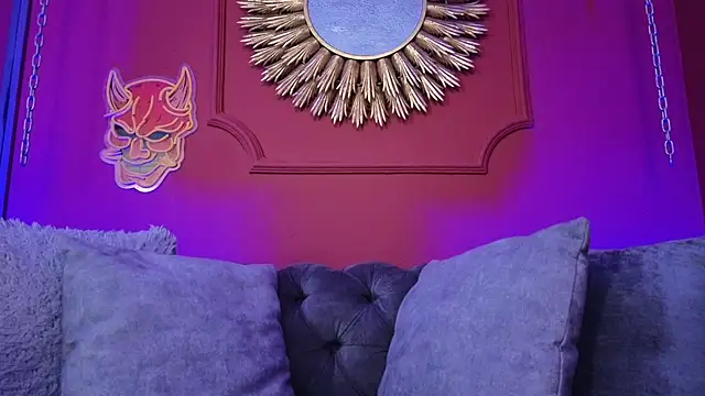 Julieta Russell online show from 11-20-25, 11:43