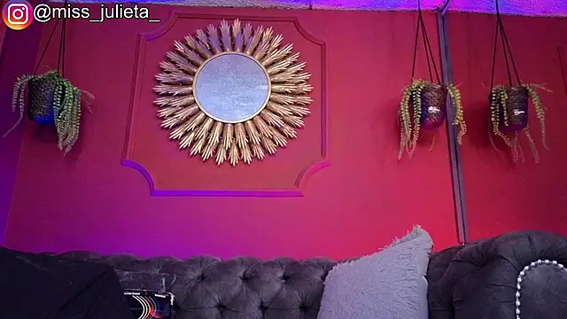 Julieta Russell online show from 06-04-26, 12:00