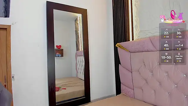 laurem-paulette online show from 11-28-25, 07:49