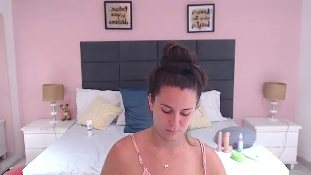 Snapshot of MadisonJenner chatting on 01-08-25, 05:37 MadisonJenner online show from 01-08-25, 05:37