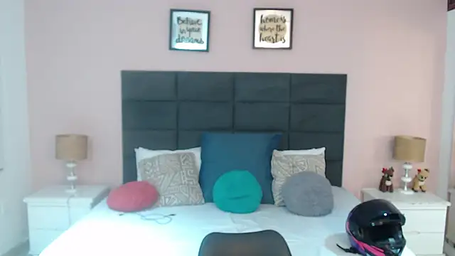 MadisonJenner online show from 11-13-25, 11:31