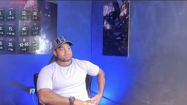 Big furry bear13 online show from 09-25-25, 05:55