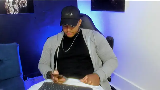 Big furry bear13 online show from 11-13-25, 12:59