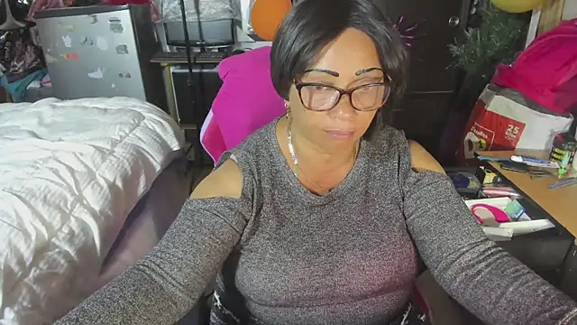 Mrs mommy  online show from 11-11-25, 09:15