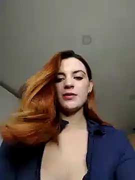 Snapshot of Bellacrox chatting on 01-03-25, 12:43 Bellacrox online show from 01-03-25, 12:43