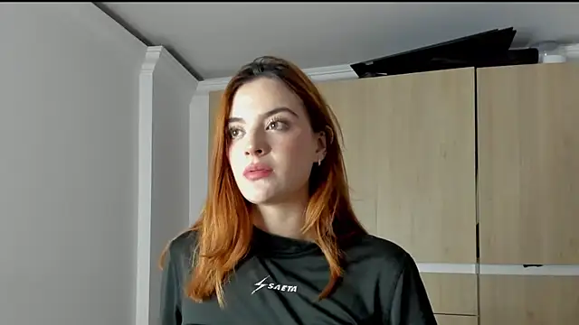 Snapshot of Bellacrox chatting on 01-24-25, 11:45 Bellacrox online show from 01-24-25, 11:45