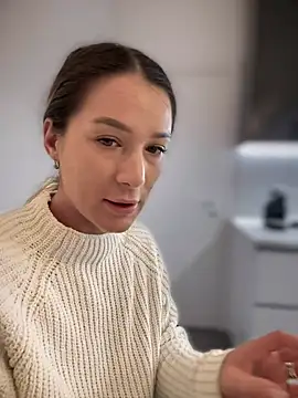 HotXMom online show from 02-04-25, 04:37