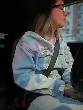 HotXMom online show from 03-10-25, 04:17