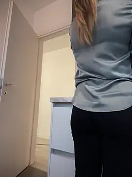 HotXMom online show from 11-30-25, 11:58