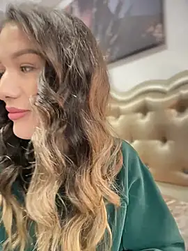 HotXMom online show from 03-19-26, 07:34