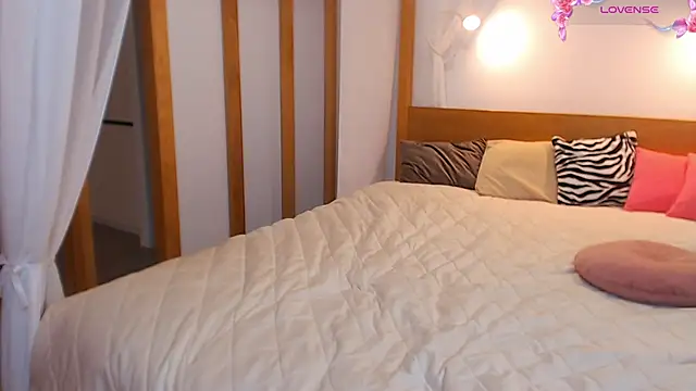 Magic Eyes   online show from 10-07-25, 02:42