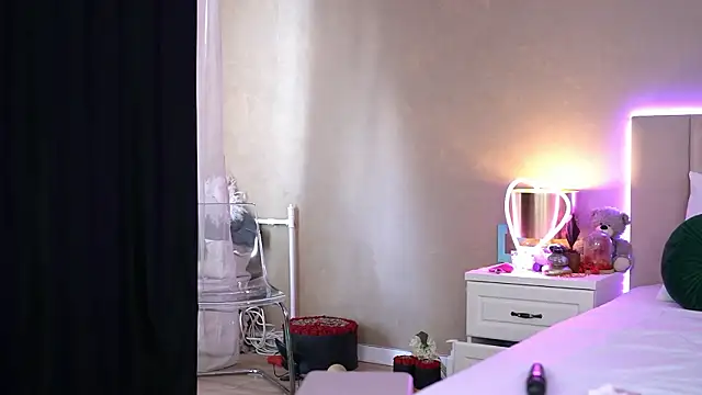 EvellineClaire online show from 03-25-26, 12:22