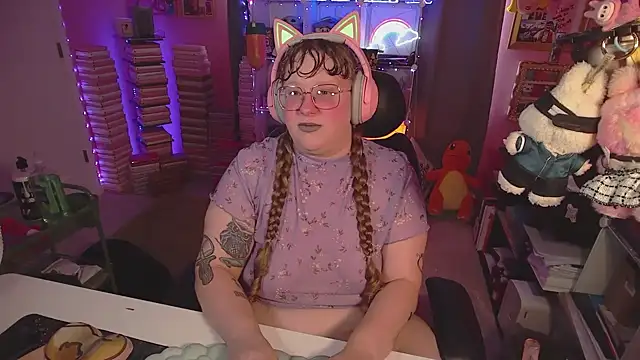 FatVeronica online show from 06-25-26, 05:17