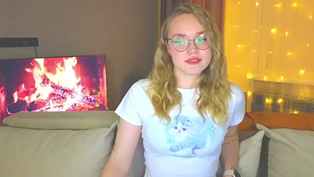 Aurora Golden1 online show from 12-12-24, 07:48