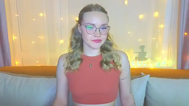 Aurora Golden1 online show from 02-02-25, 04:22