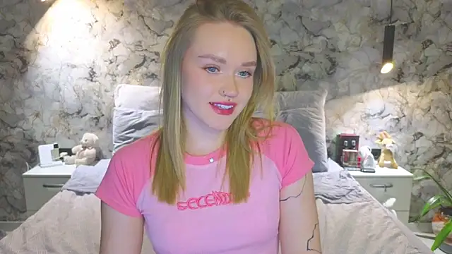 Aurora Golden1 online show from 11-06-25, 04:30