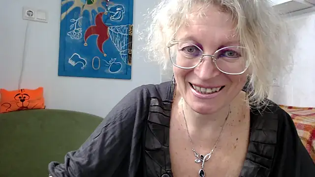 Snapshot of Zosya1111 chatting on 12-28-24, 08:48 Zosya1111 online show from 12-28-24, 08:48