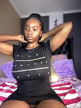 Snapshot of Candy-Heart chatting on 11-13-25, 12:15 Candy-Heart online show from 11-13-25, 12:15