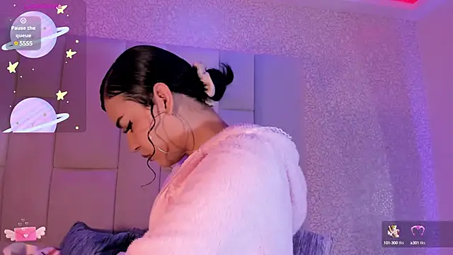 Snapshot of Summer_walkerr chatting on 12-17-24, 12:22 Summer walkerr online show from 12-17-24, 12:22