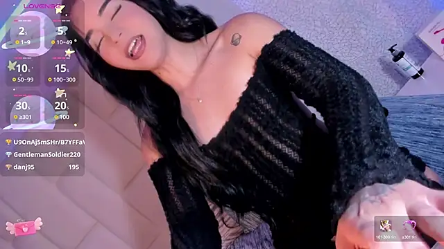 Snapshot of Summer_walkerr chatting on 02-18-25, 03:43 Summer walkerr online show from 02-18-25, 03:43