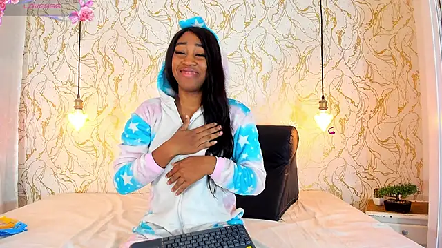 NATALIE PARKERR online show from 10-08-25, 12:14