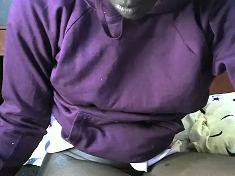 Snapshot of Cute_ninah chatting on 10-13-25, 01:33 Cute ninah online show from 10-13-25, 01:33