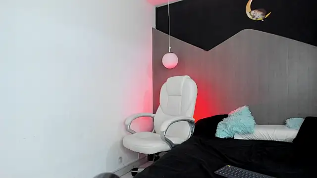 Snapshot of kate_evans1 chatting on 04-02-26, 11:08 kate evans1 online show from 04-02-26, 11:08