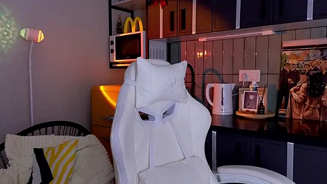 doll lol  online show from 12-20-25, 12:40