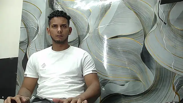 Snapshot of Chris_Dick23 chatting on 10-31-25, 05:19 Chris Dick23 online show from 10-31-25, 05:19