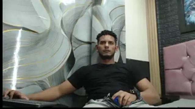 Snapshot of Chris_Dick23 chatting on 11-05-25, 06:57 Chris Dick23 online show from 11-05-25, 06:57