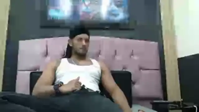 Snapshot of Chris_Dick23 chatting on 11-12-25, 05:41 Chris Dick23 online show from 11-12-25, 05:41