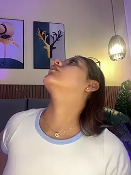 NicolleeEvanss online show from 06-17-26, 10:39