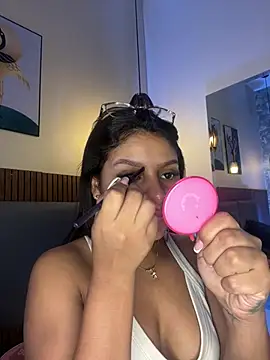 NicolleeEvanss online show from 07-18-26, 10:08