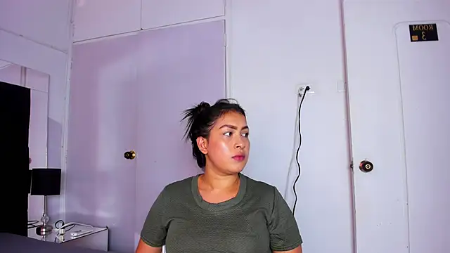 Miaa Garcia online show from 03-22-25, 09:21