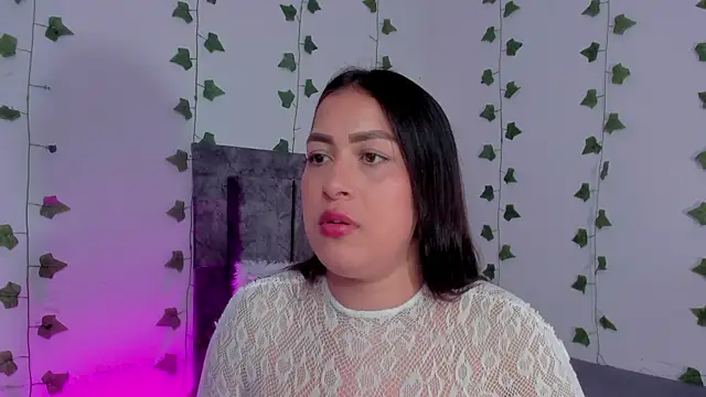 Snapshot of Miaa_Garcia chatting on 06-16-26, 11:07 Miaa Garcia online show from 06-16-26, 11:07