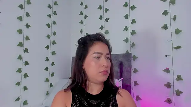 Snapshot of Miaa_Garcia chatting on 06-18-26, 10:36 Miaa Garcia online show from 06-18-26, 10:36