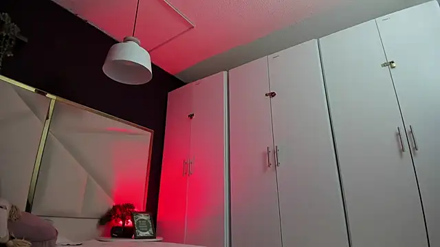 April bowie online show from 11-20-25, 11:10