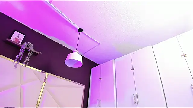 April bowie online show from 01-17-26, 11:37