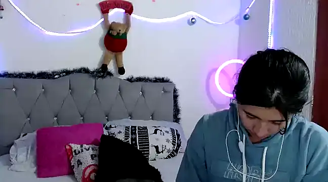 Yeimy sweetf online show from 12-04-24, 10:51