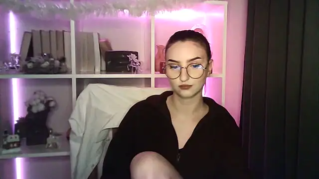 Snapshot of X_Alisa chatting on 12-18-25, 07:31 X Alisa online show from 12-18-25, 07:31