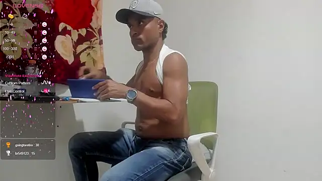 Snapshot of maik__alen chatting on 06-18-26, 01:06 maik alen online show from 06-18-26, 01:06