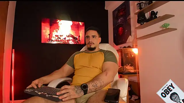 Snapshot of kingbear777 chatting on 09-10-25, 02:00 kingbear777 online show from 09-10-25, 02:00