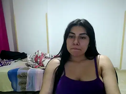 Snapshot of _katerin_love1 chatting on 12-14-25, 05:02 katerin love1 online show from 12-14-25, 05:02