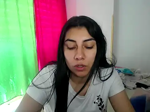 Snapshot of _katerin_love1 chatting on 12-19-25, 05:53 katerin love1 online show from 12-19-25, 05:53