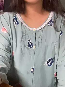 Snapshot of Suri_amabel chatting on 03-07-25, 12:23 Suri amabel online show from 03-07-25, 12:23