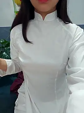 Snapshot of Suri_amabel chatting on 09-26-25, 01:42 Suri amabel online show from 09-26-25, 01:42