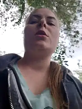 Snapshot of ElenaMaeer chatting on 05-10-26, 01:49 ElenaMaeer online show from 05-10-26, 01:49