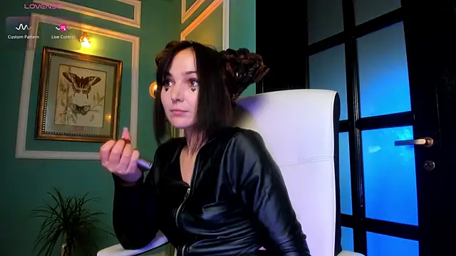 1Munique online show from 10-30-25, 01:56